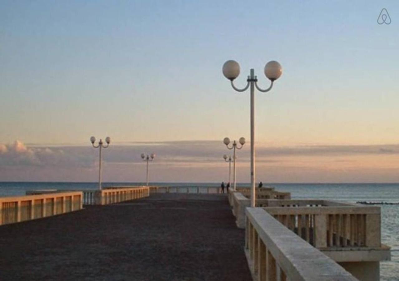 From Ostia Beach To Rome & Airport In A Heartbeat! Exterior foto